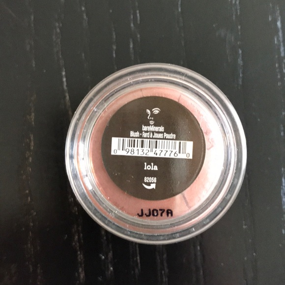 New!! bareMinerals blush in Lola. - Picture 2 of 3
